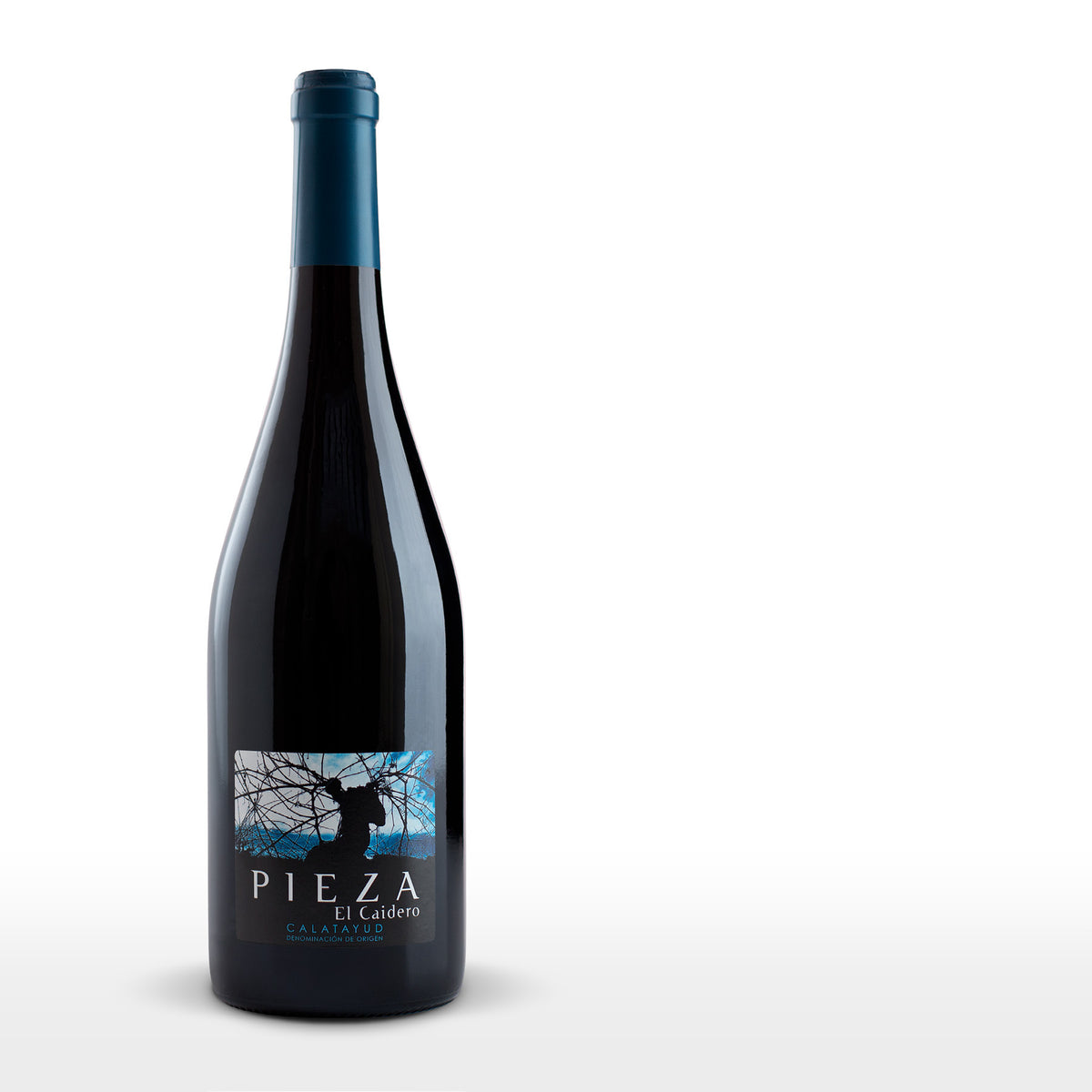Pieza El Cadeiro Calatayud Red Wine bottle on a white background